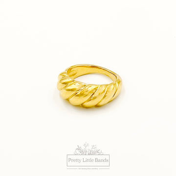 Croissant Ring | 18K Gold | Size 5, 6, 7, 8