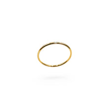 Load image into Gallery viewer, Single Stud Rounded Band Ring | 18K Gold | Size 4-10
