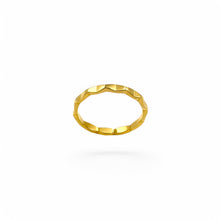 Load image into Gallery viewer, Scalloped Wave Stacker Ring | 18k Gold | Size 6, 7, 8
