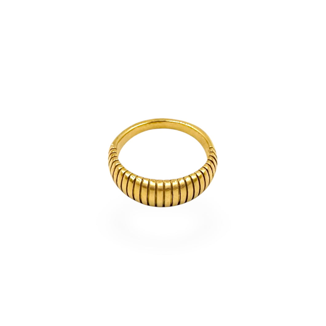 Texture Ribbed Dome Ring Band | 18k Gold | Size 6 - 10