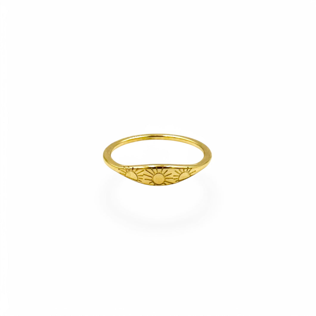 Little Sunny Signet Ring | 18k Gold Fill | Size 5-10