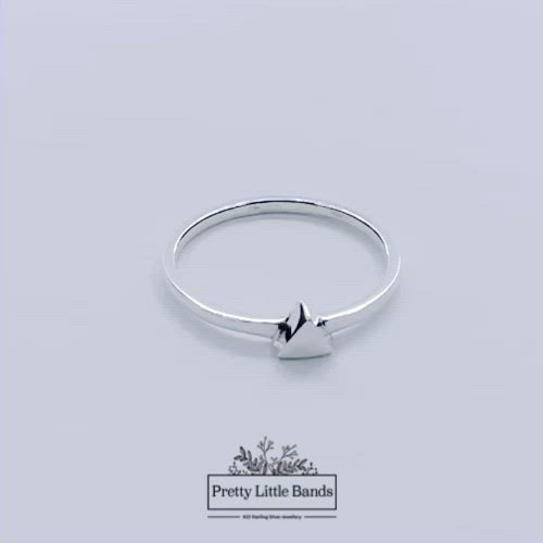 Rotating video of 925 Sterling Silver Element Ring, 4mm | Pretty Little Bands