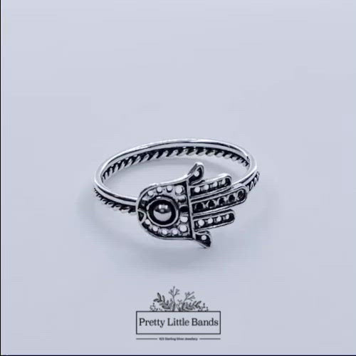 Rotating video of 925 Sterling Silver Filigree Chevron Ring, 12mm | Pretty Little Bands