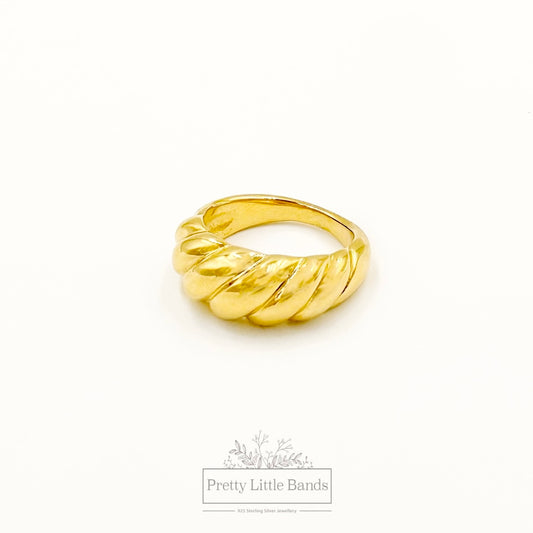 Croissant Ring | 18K Gold | Size 5, 6, 7, 8